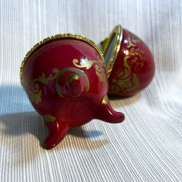 Porcelain Egg with Clock - Picture 6 of 7